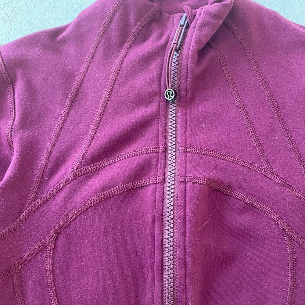 Lululemon Define Jacket Size 2 Purple Plum Full Zip Sculpting Fit - Picture 4 of 5